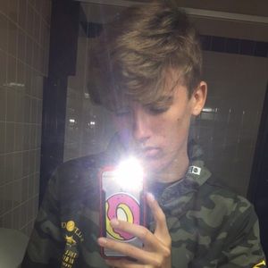 Meet your Posher, Zane